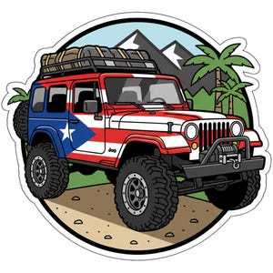 Op de afbeelding: Een sticker met een cartoon Jeep met het ontwerp van de Puerto Ricaanse vlag. De rood-wit gestreepte Jeep heeft een blauw gedeelte met een witte ster. De Jeep heeft een dakrek, grote banden en staat tegen een achtergrond van bergen en palmbomen.