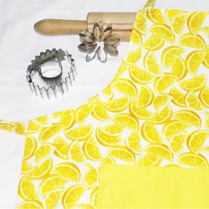 Lemon Slices Youth Size Apron with yellow pocket - ready to ship