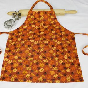 Fall Acorns and Leaves Child Apron ready to ship image 2