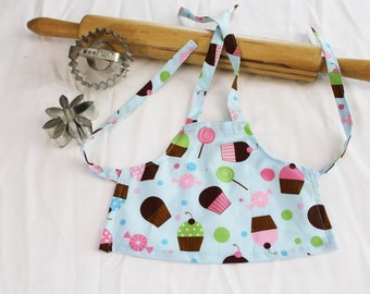 Everyone Loves Cupcakes Doll Apron - blue