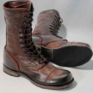 Handgefertigte Springerstiefel aus braunem Leder: Vintage Militär Schnürstiefeletten