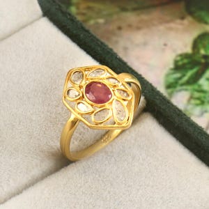 Anillo de rubí rojo natural, anillo de diamantes Polki, anillo de plata de ley 925, anillo chapado en oro amarillo de 18 quilates, anillo de cristal curativo, anillo de mujer hecho a mano