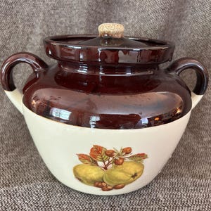 Vintage McCoy Ovenproof Bean Pot with Lid, Pear Pattern