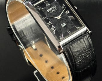 Montre Tank Seiko pour homme vintage – Cadran noir fin, bracelet en cuir, fabrication japonaise