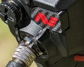 Minelab magnetisch klepje voor oplaadpoort | TPU-koolstofvezeldetectoraccessoire | Waterdichte metaaldetectieapparatuur