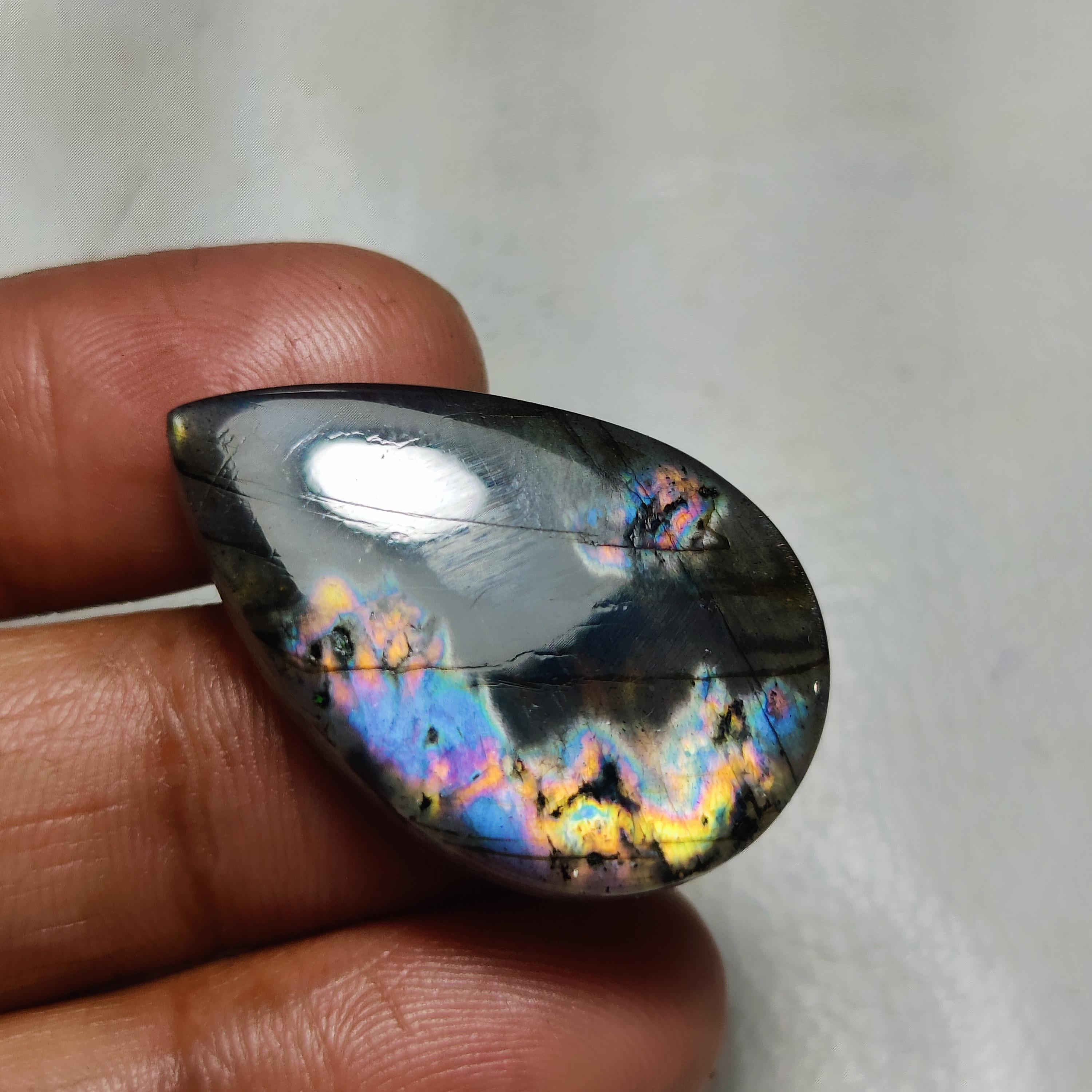 Natural Flashy Labradorite Gemstone: Hand Polished Stone Size