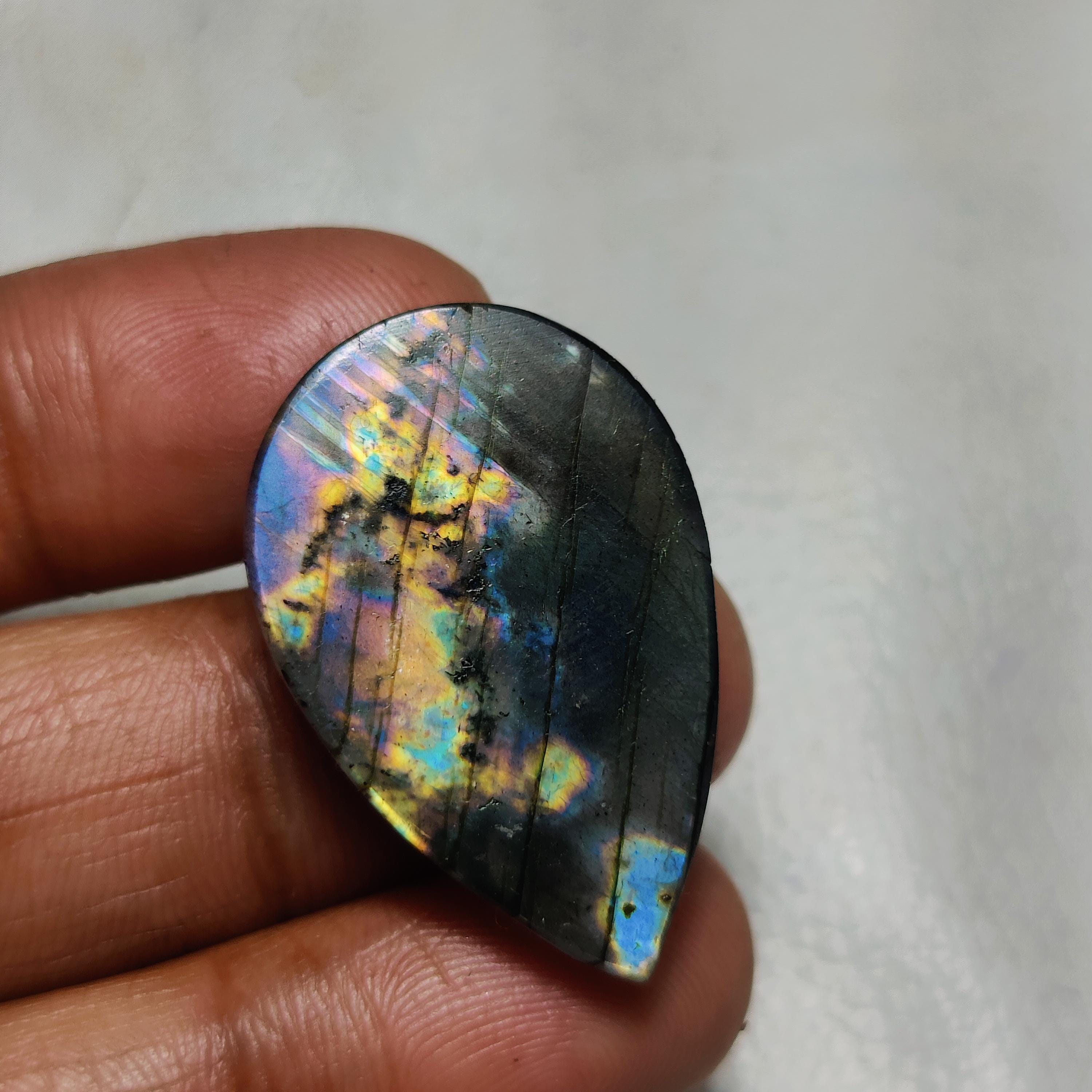 Natural Flashy Labradorite Gemstone: Hand Polished Stone Size