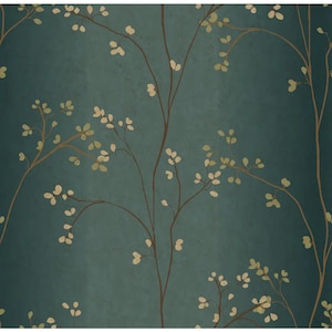 Puede incluir: Papel pintado verde azulado oscuro con un acabado envejecido, que presenta un patrón de ramas marrones y pequeñas hojas blanquecinas. Las ramas se curvan por la superficie, creando un diseño natural y orgánico. El efecto general es una mezcla de naturaleza y estilo vintage.