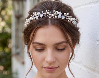 Diadema nupcial de lujo con perlas y ópalos, diadema de boda hecha a mano con cinta de satén, accesorio bohemio para el cabello de damas de honor para despedida de soltera.