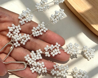 Handgefertigte Haarnadeln aus weißen Reiskornperlen, zarte Haargabel mit Schleierkraut-Motiv, Hochzeitshaarschmuck für die Braut, Vintage-Haarnadel aus Silberdraht