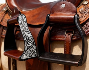 Staffe Western incise: staffe da equitazione in alluminio leggero