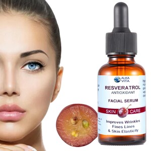 Puede incluir: Un frasco cuentagotas de vidrio &aacute;mbar de suero facial antioxidante Alka Vita Resveratrol con tapa negra. La etiqueta blanca presenta el texto Resveratrol Antioxidant Facial Serum, Skin Care e Improves Wrinkles, Fines Lines & Skin Elasticity.