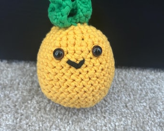 Peluche de piña amigurumi de ganchillo (11,4 cm) – Peluche de fruta hecho a mano