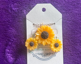 Conjunto de pendientes y collar de girasol