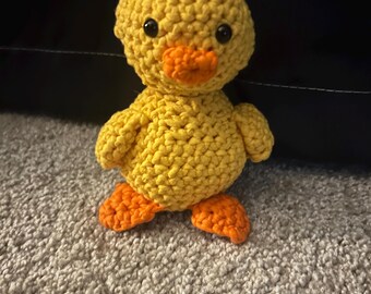 Pato de peluche tejido a crochet