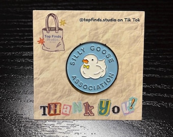 Pin esmaltado de la Asociación del Ganso Tonto: Insignia coleccionable para solapa