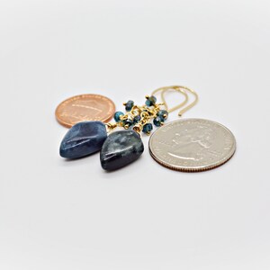 Deep Teal Blue Opal and Kyanite Earrings, Teal Blue Earrings, Blue Opal, Teal Moss Kyanite, Gold Earrings, Blue Gemstone Cluster, Blue Green afbeelding 9