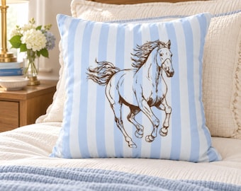 Funda de almohada con estampado de caballos, almohada a rayas azules, decoración preppy para dormitorio, regalo para amantes de los caballos, decoración para dormitorio ecuestre.