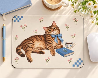Alfombrilla de ratón con gato atigrado y lazo / Taza y libro vintage con estampado floral / Regalo para amantes de los gatos y los libros / Decoración para gatos / Regalo para estudiantes