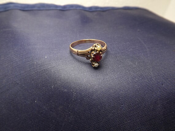 Antique Victorian 10K Gold Pearl Garnet Ring