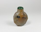 Sandwiched Peking Glass Snuff Bottle with Spots