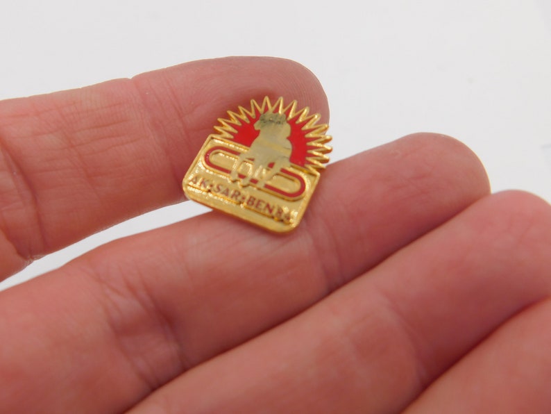 Vintage Ak Sar Ben Omaha Society Horse Race Show Pin Dated 1984 dr55