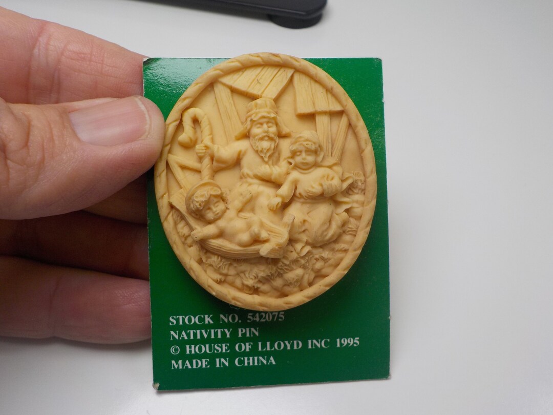 House of Lloyd 1995nativity Pin 542075poly Resintan Etsy