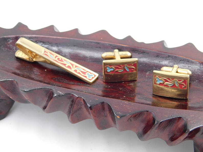 Vintage Gold Tone with Painted Floral Design Anson Cufflinks and Matching Tie Clip dr47