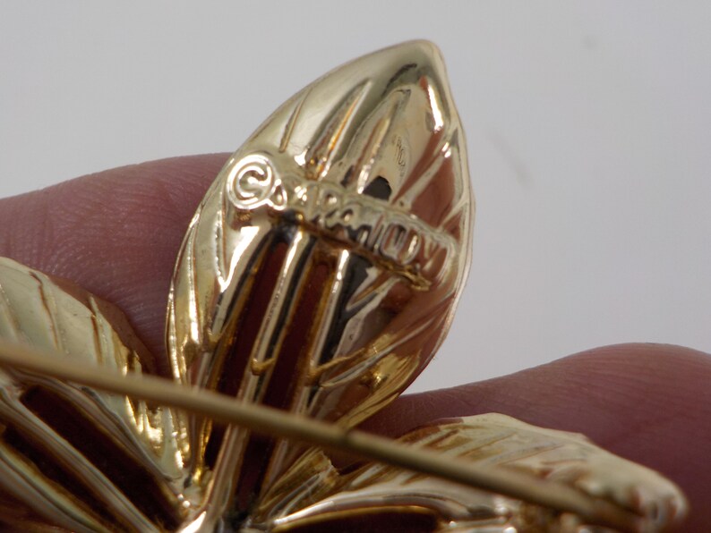 Vintage Signed SARAH COVENTRY Gold-Tone Metal Ivy #6782 Leaf Pin Brooch BR-49
