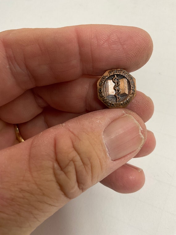 Southern California Permanente Medical Group Pin dr10 Gem