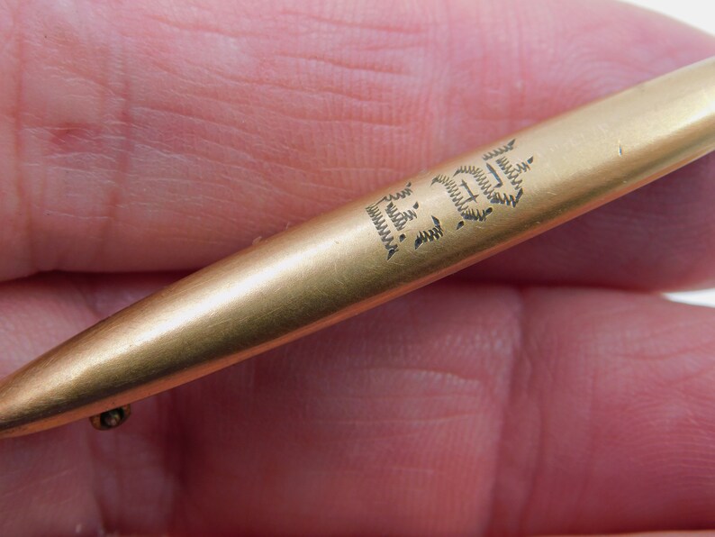 Antique Gold Tone Fancy Victorian Era Ladies Bar Pin Jewelry Engraved dr69
