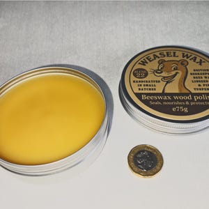 British Beeswax Wood Wax Polish. 100ml tin. Hand crafted in small batches Bild 3