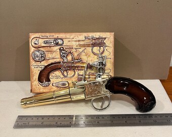 Vintage Avon Thomas Jefferson Pistol Decanter Gun Bottle With Box Colonial Flintlock Aftershave Bottle Collectible