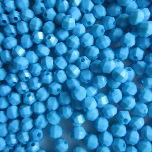 Blauwe acrylfacetkralen: 6 mm, 24 stuks