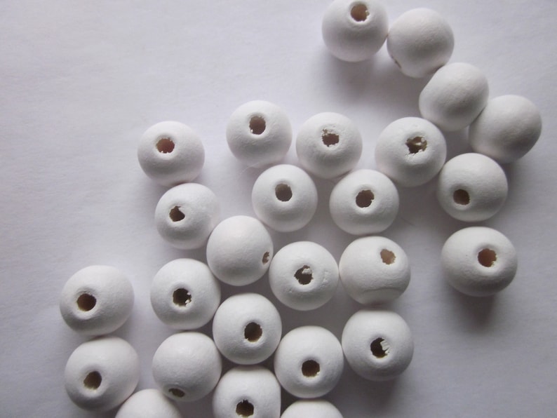 White Round Wood Beads 10mm 20 Beads image 1