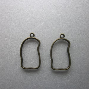 Bronze Zinc Alloy Pendants 27x16mm 4 Pendants