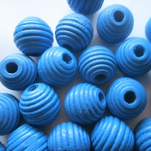 Blue Wood Spiral Round Beads 20mm 12 Beads