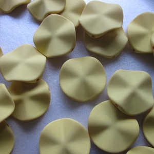 Yellow Wavy Acrylic Beads 27mm 10 Beads