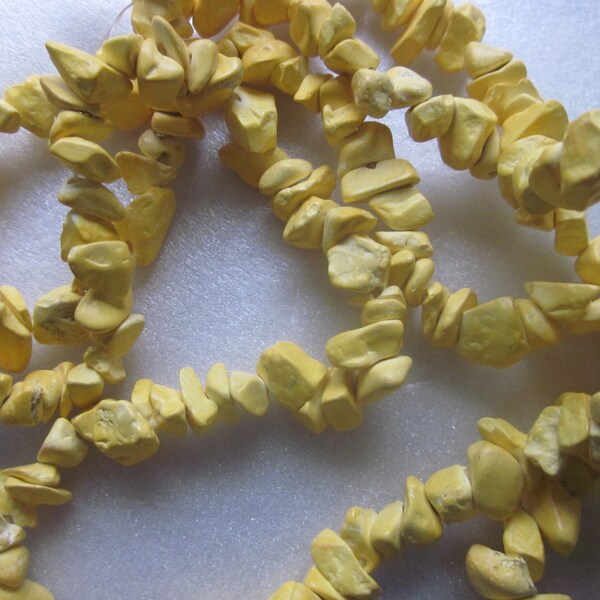 Yellow Magnesite Chip Beads 6-14mm 30 Beads