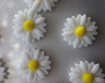 White and Yellow Flower Resin Cabochons 23mm 6 Cabochons