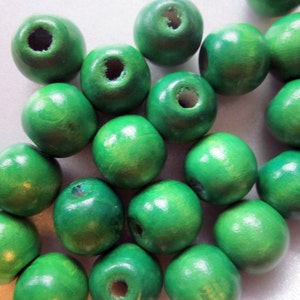 Green Wood Beads Round Chunky 13mm 20 Beads