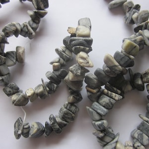 Gris Noir Pierre de Soie Naturelle Chip Perles 8-14mm 24 Perles