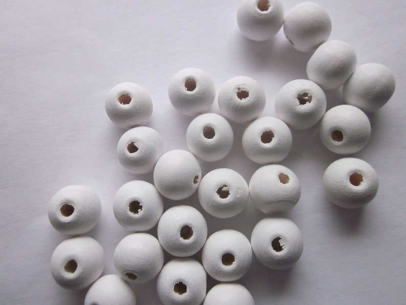 White Round Wood Beads 10mm 20 Beads image 2