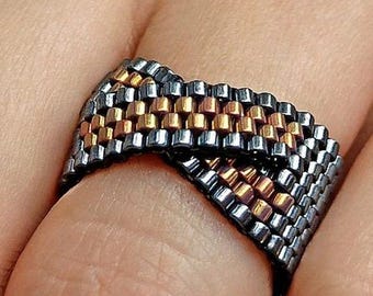 Tutorial en PDF - Anillo de cuentas entrelazadas