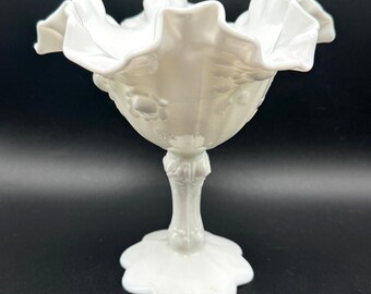 Vintage Fenton Milk Glass Cabbage Rose Falbaniasty kompot na cokole z miseczką na cukierki