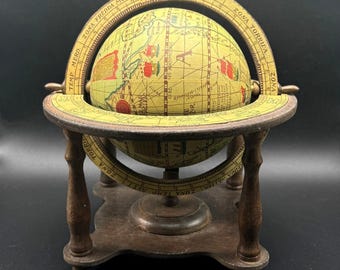 Drewniany stojak na stół z astrologią i zodiakalną kulą Dee Bee w stylu vintage w Japonii