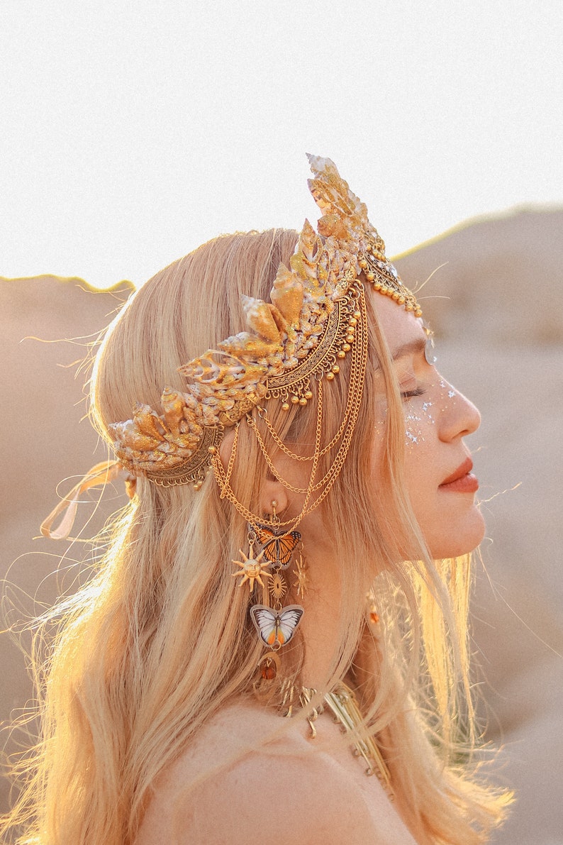 Sundream Mermaid Crown Festival Inspired Seashell Tiara with chains