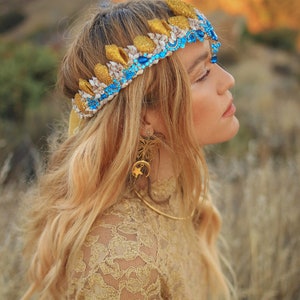 Faelyn Mermaid Crown in Sapphire image 4