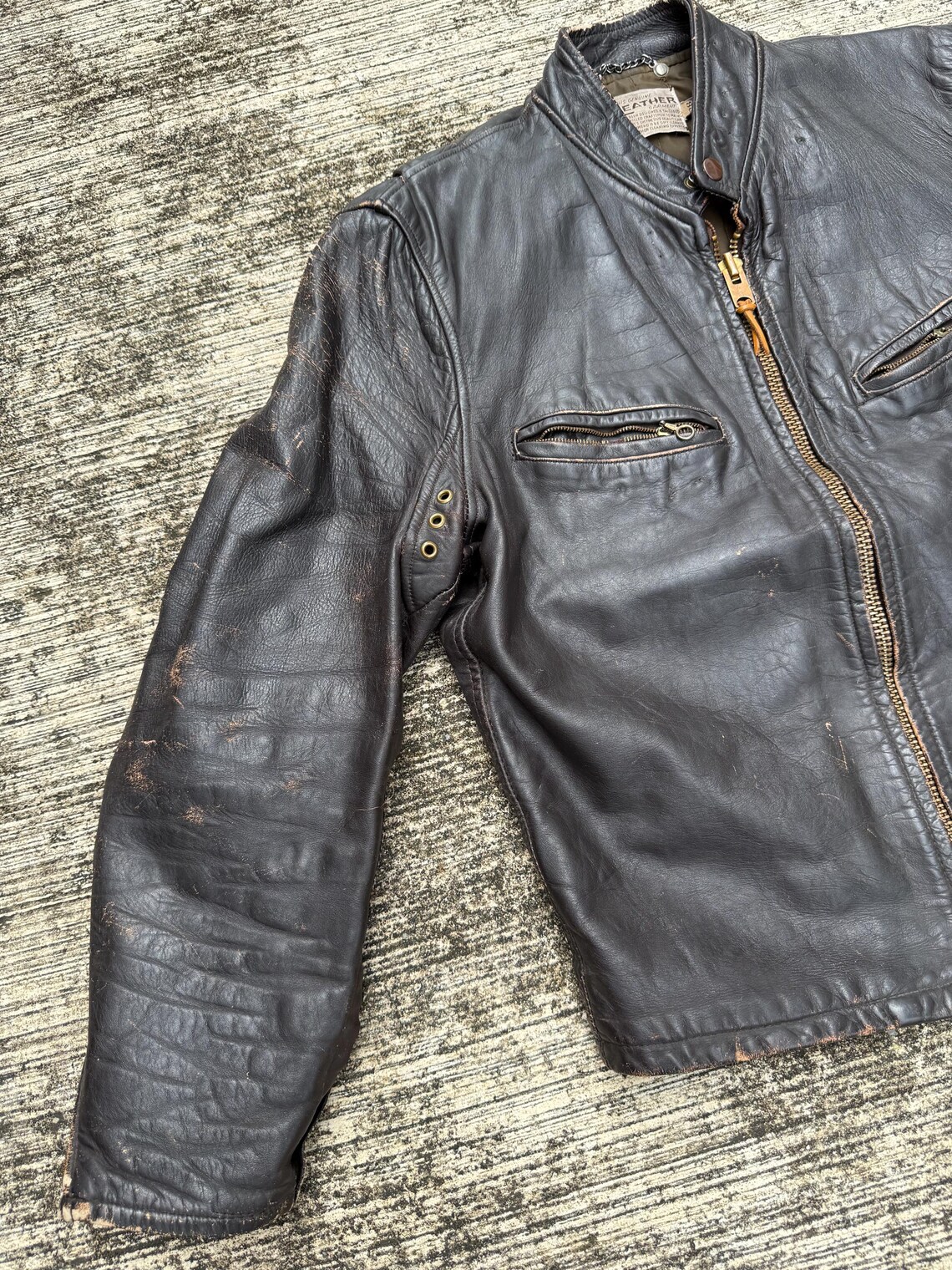 Vintage 1950s-60s Genuine Leather Cafe Racer Jacket, photo 2 sur 5