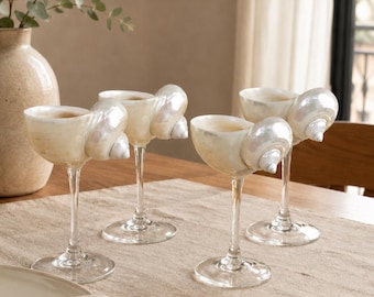 Individuell gravierte Muschel-Weingläser, handgefertigte Muschel-Cocktailbecher, Strandhochzeitsdekor, Brautjungfern-Jubiläumsgeschenk